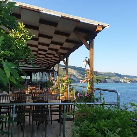 Golf Coast Boutique With Sea View דירה טופולה
