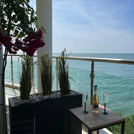 Daire Golf Coast Boutique With Sea View *
